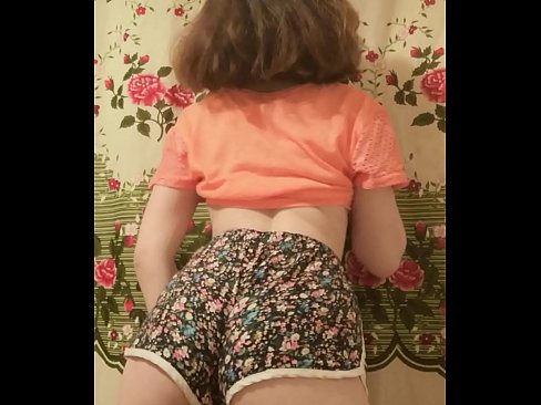 ❤️ Sexy jonge babe dy't har koarte broek op 'e kamera útstrielet ❌ Fucking video  by porno fy.pornovore.ru