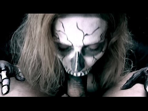 ❤️ Demon famke sûgje hoanne mei har swarte mûle en slikken cum. ❌ Fucking video by porno fy.pornovore.ru